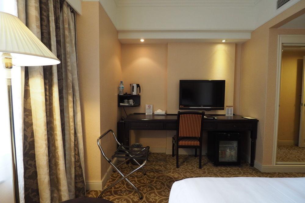 Hotel Kingdom Kaohsiung Bagian luar foto