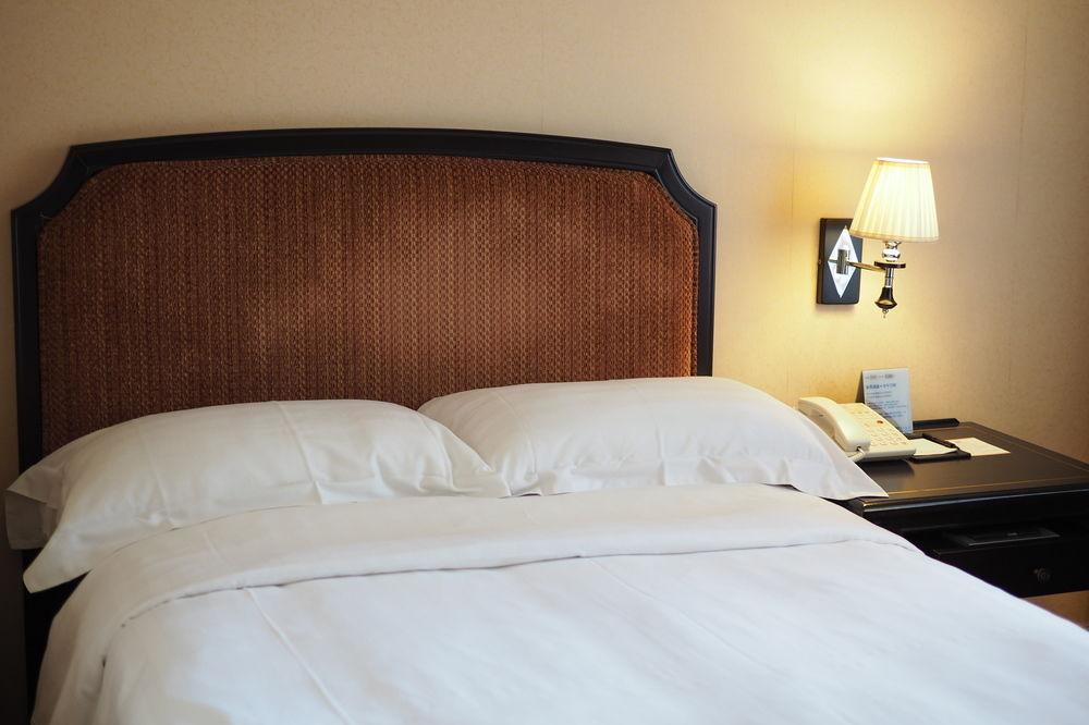 Hotel Kingdom Kaohsiung Bagian luar foto