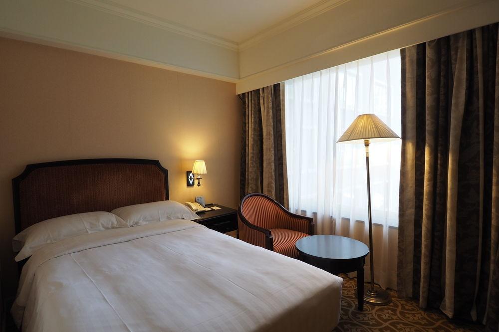 Hotel Kingdom Kaohsiung Bagian luar foto