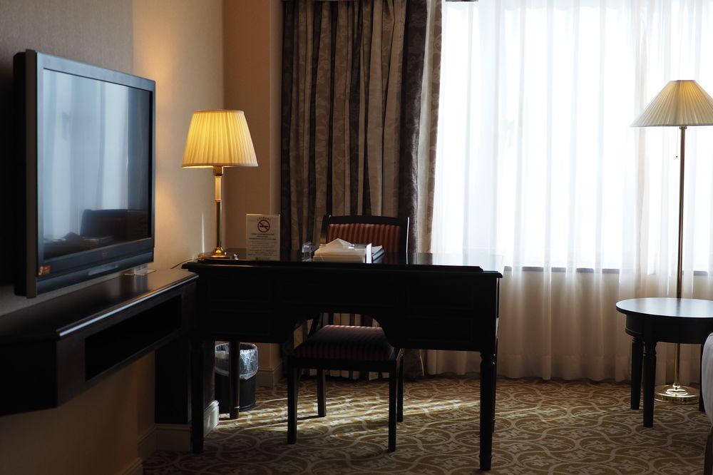 Hotel Kingdom Kaohsiung Bagian luar foto
