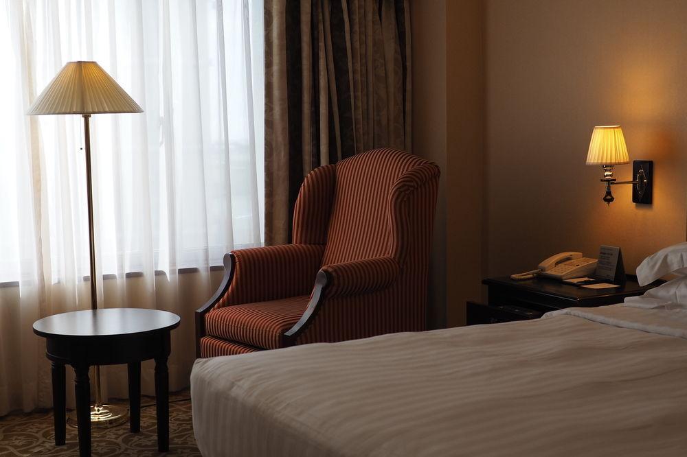 Hotel Kingdom Kaohsiung Bagian luar foto