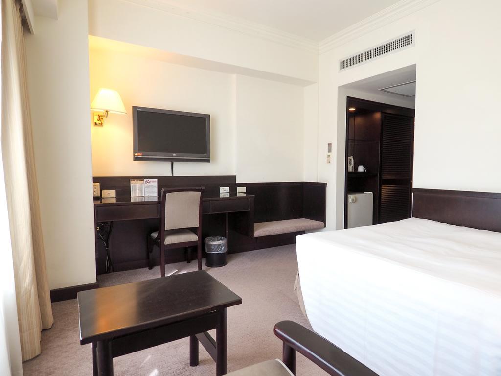 Hotel Kingdom Kaohsiung Bagian luar foto