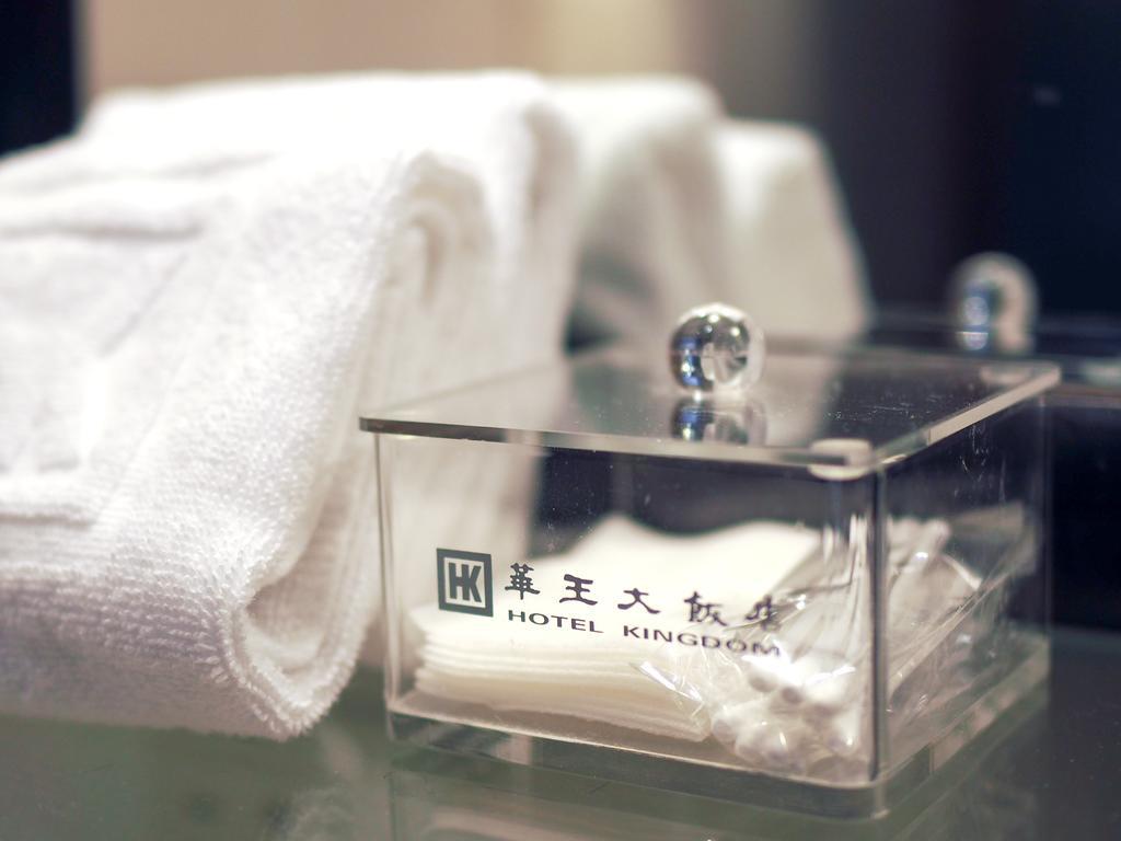 Hotel Kingdom Kaohsiung Bagian luar foto