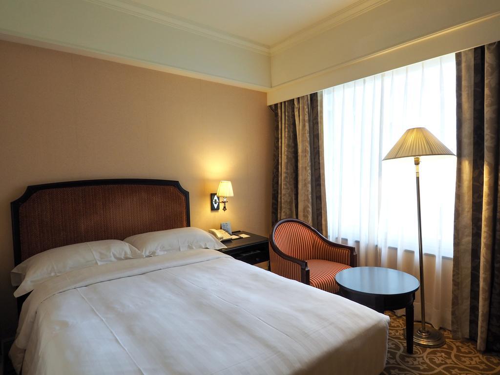 Hotel Kingdom Kaohsiung Bagian luar foto
