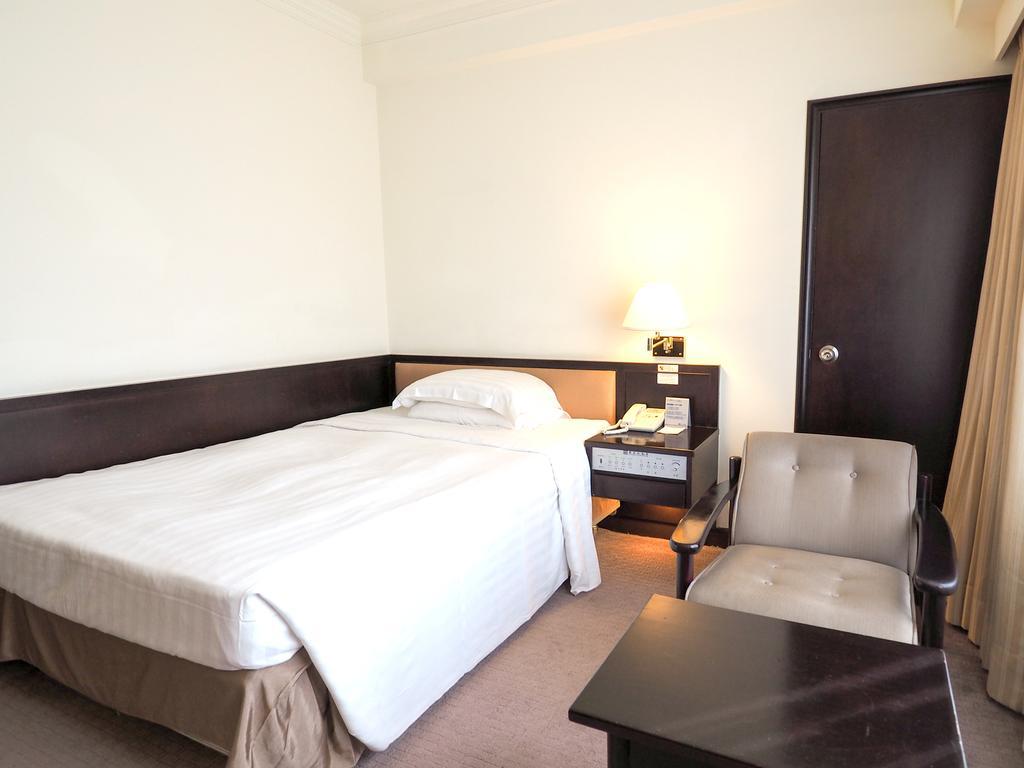 Hotel Kingdom Kaohsiung Bagian luar foto