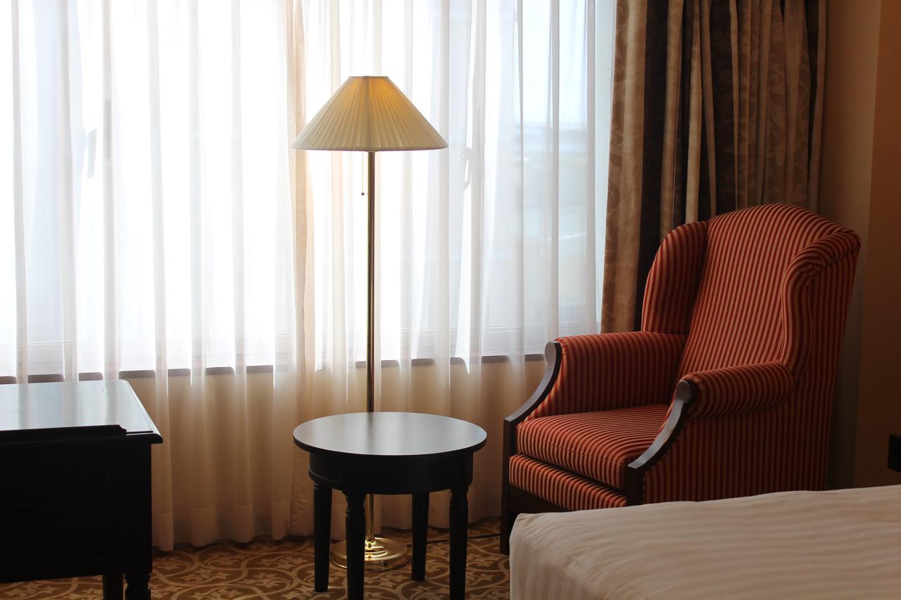 Hotel Kingdom Kaohsiung Bagian luar foto