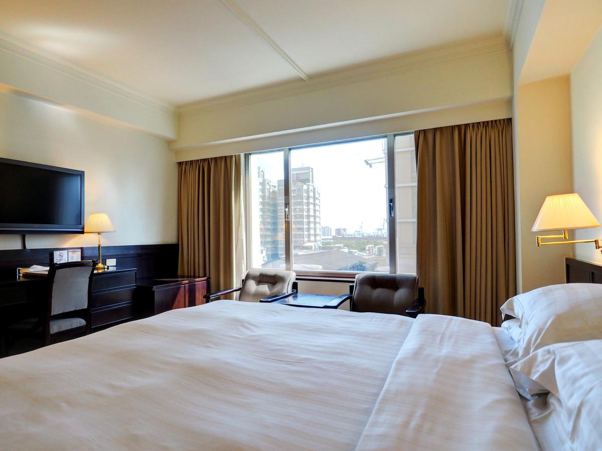 Hotel Kingdom Kaohsiung Bagian luar foto