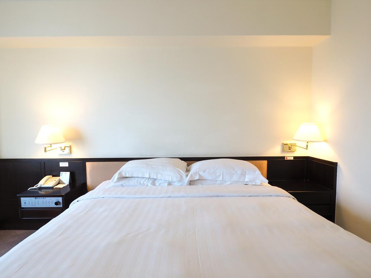 Hotel Kingdom Kaohsiung Bagian luar foto